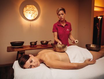 Ready to relax – singing bowl massage